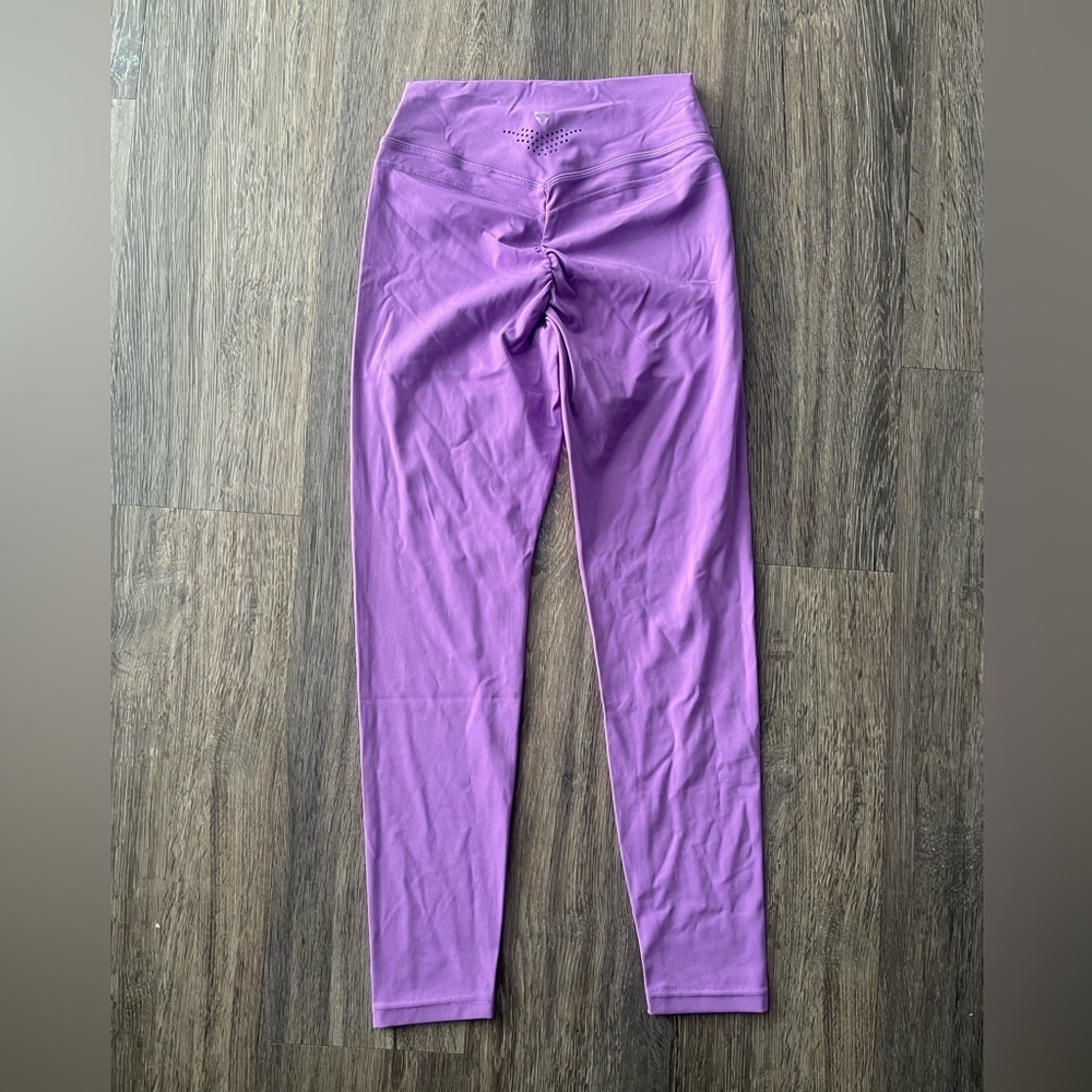 Purple Scrunch Butt Ankle Leggings Athletic Athleisure Gym Loungewear